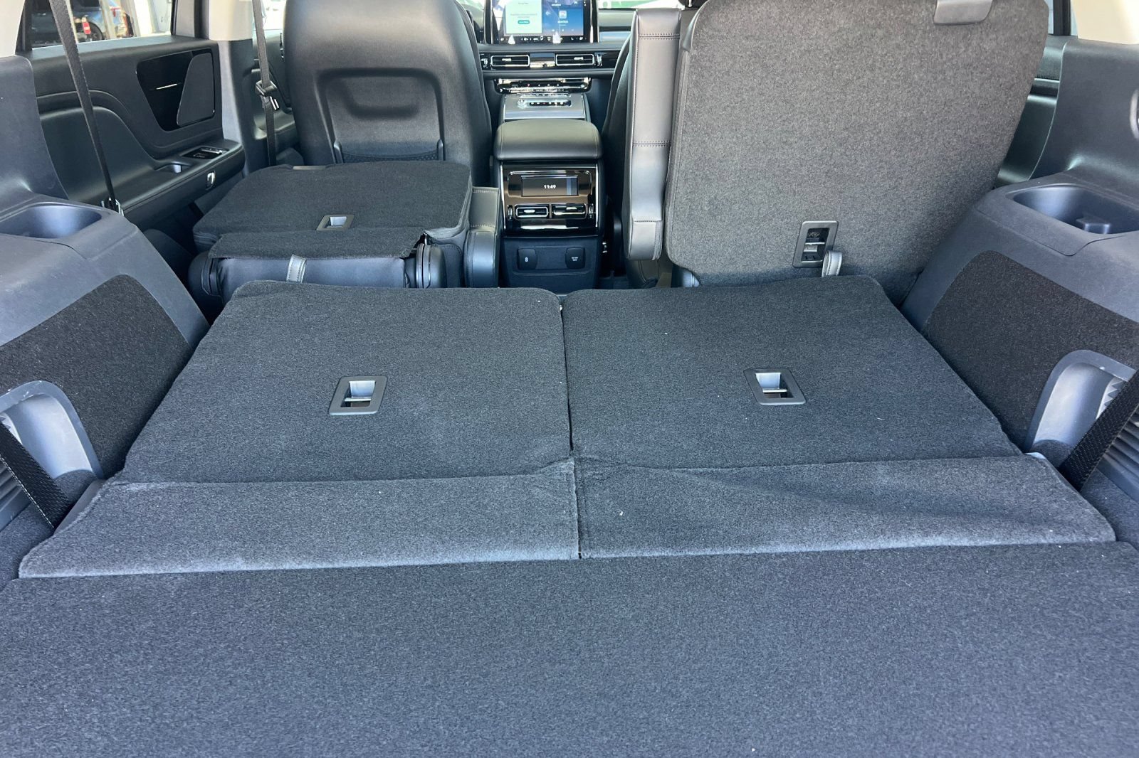 New 2026 Lincoln Aviator 2WD w/ Jet Appearance Package image 13