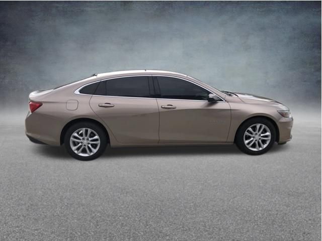 Used 2018 Chevrolet Malibu LT w/ Leather Package FWD image 10
