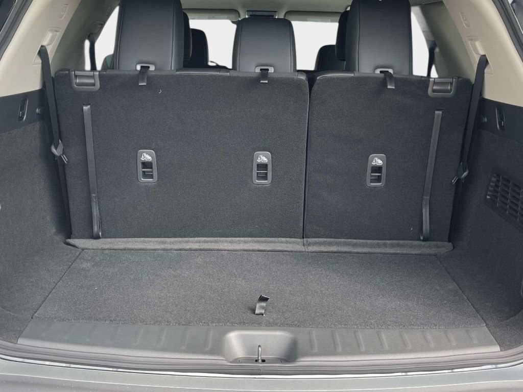 New 2026 Nissan Pathfinder SL FWD image 10