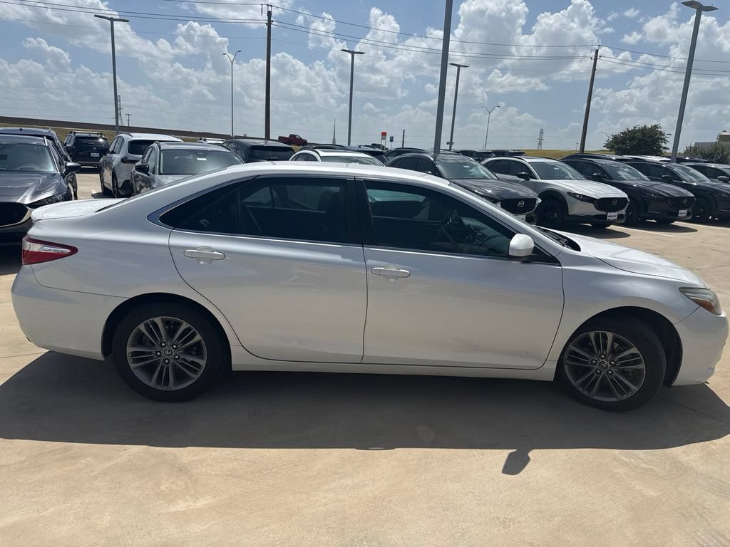 Used 2015 Toyota Camry SE FWD image 4