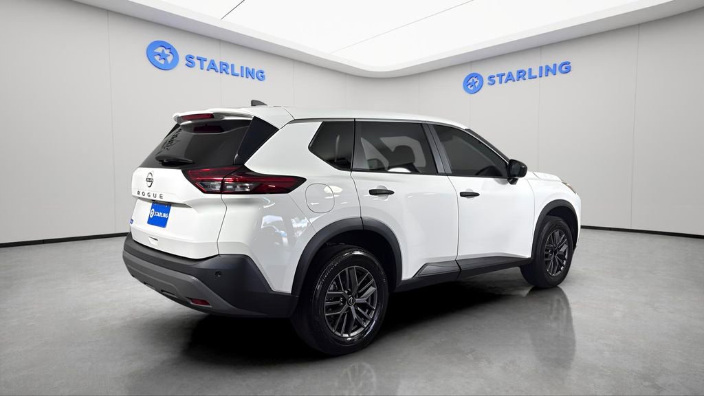 Used 2023 Nissan Rogue S image 9