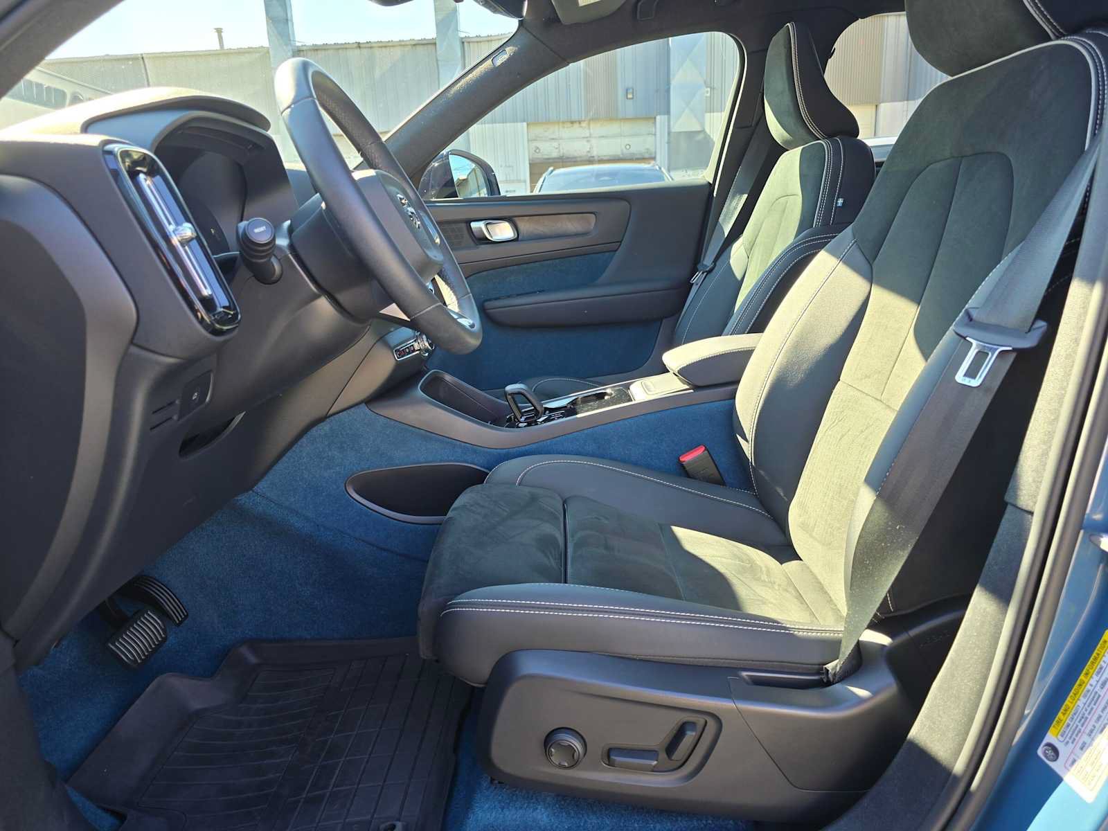 Certified 2023 Volvo XC40 Recharge Plus w/ Protection Package Premier AWD/4WD image 20