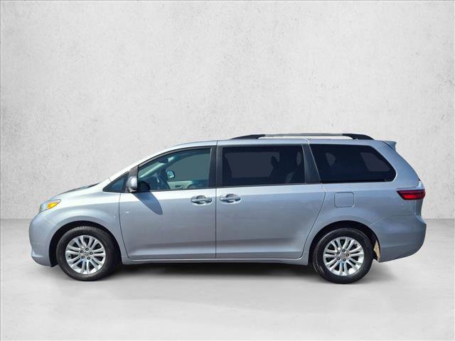 Used 2016 Toyota Sienna XLE Premium FWD image 9