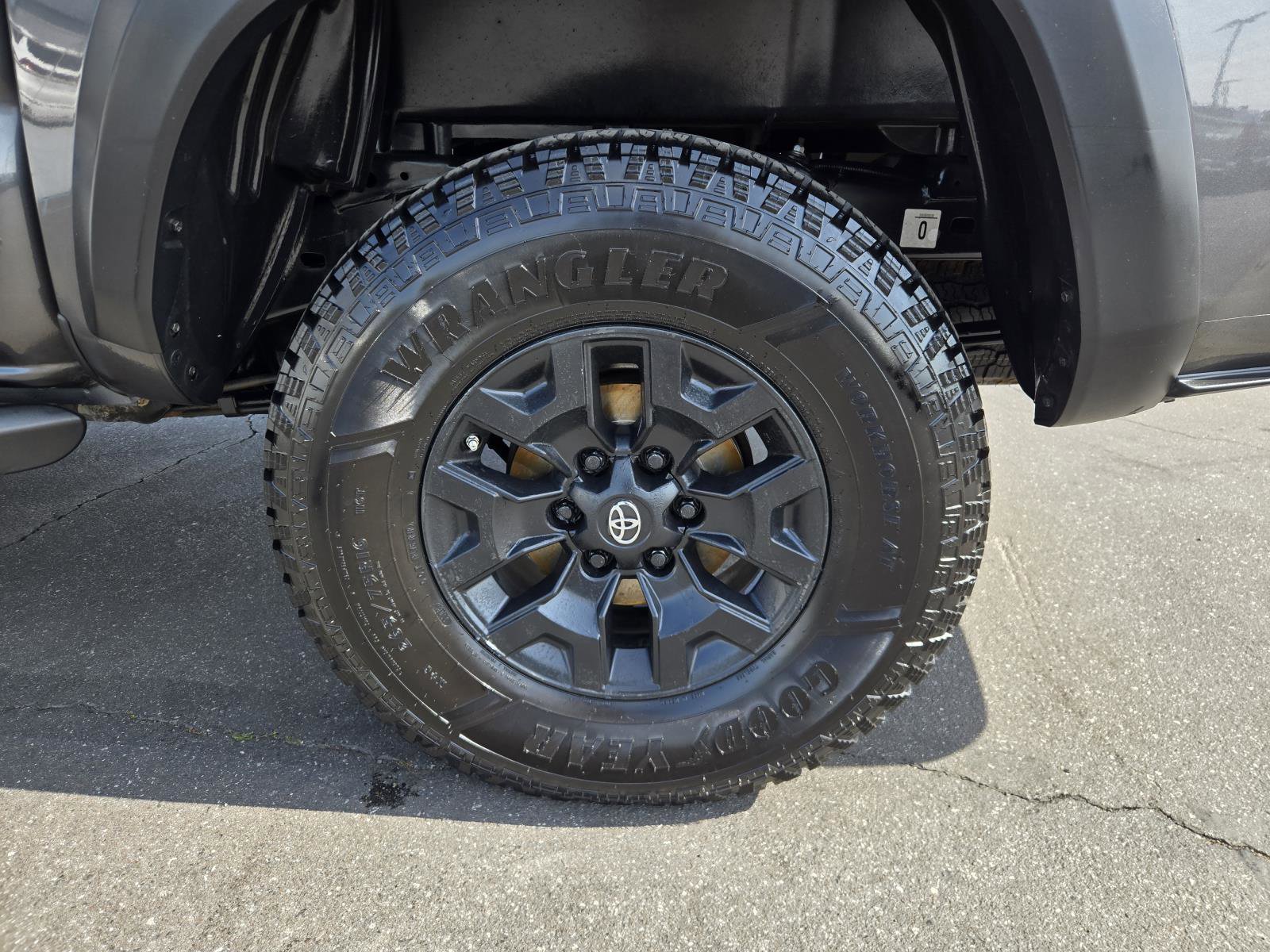 Used 2019 Toyota Tacoma TRD Off-Road w/ Technology Package RWD image 34