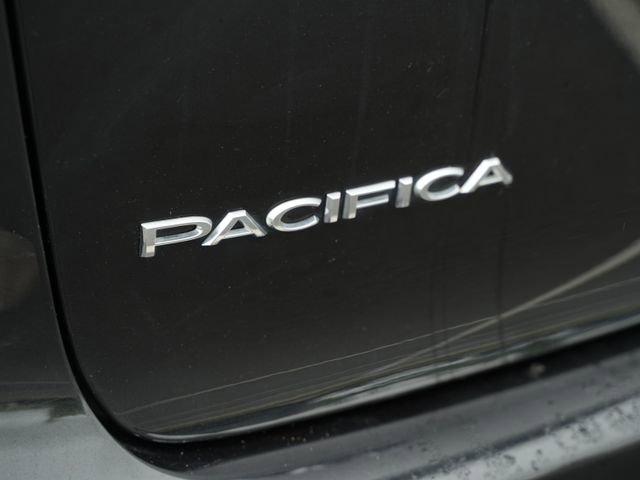 Used 2021 Chrysler Pacifica Touring FWD image 40