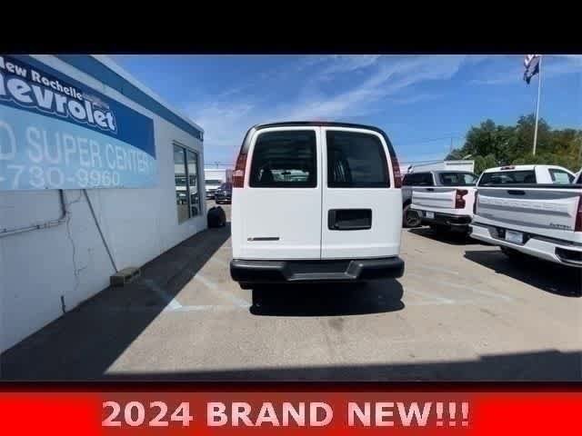Used 2024 Chevrolet Express 2500 w/ Driver Convenience Package RWD image 8