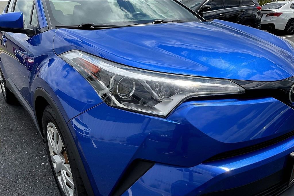 Used 2019 Toyota C-HR LE FWD image 29