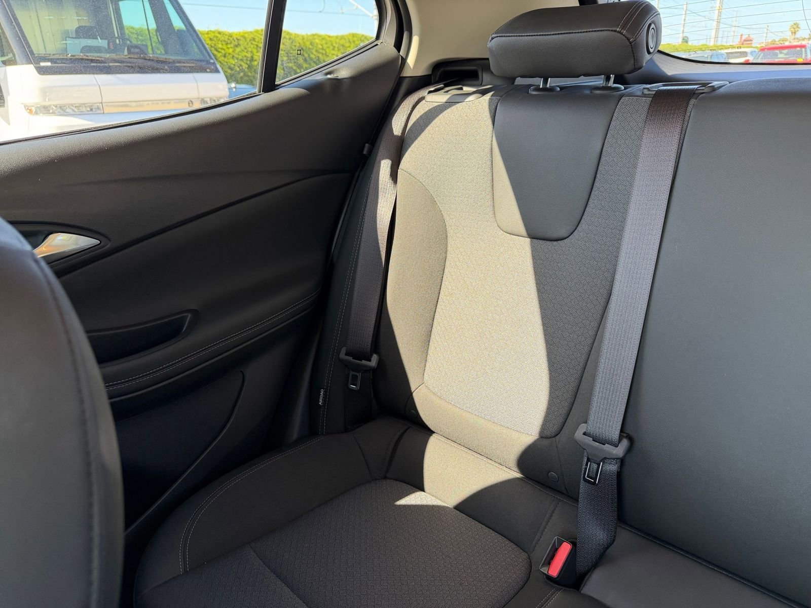 Used 2025 Buick Encore GX Preferred image 37