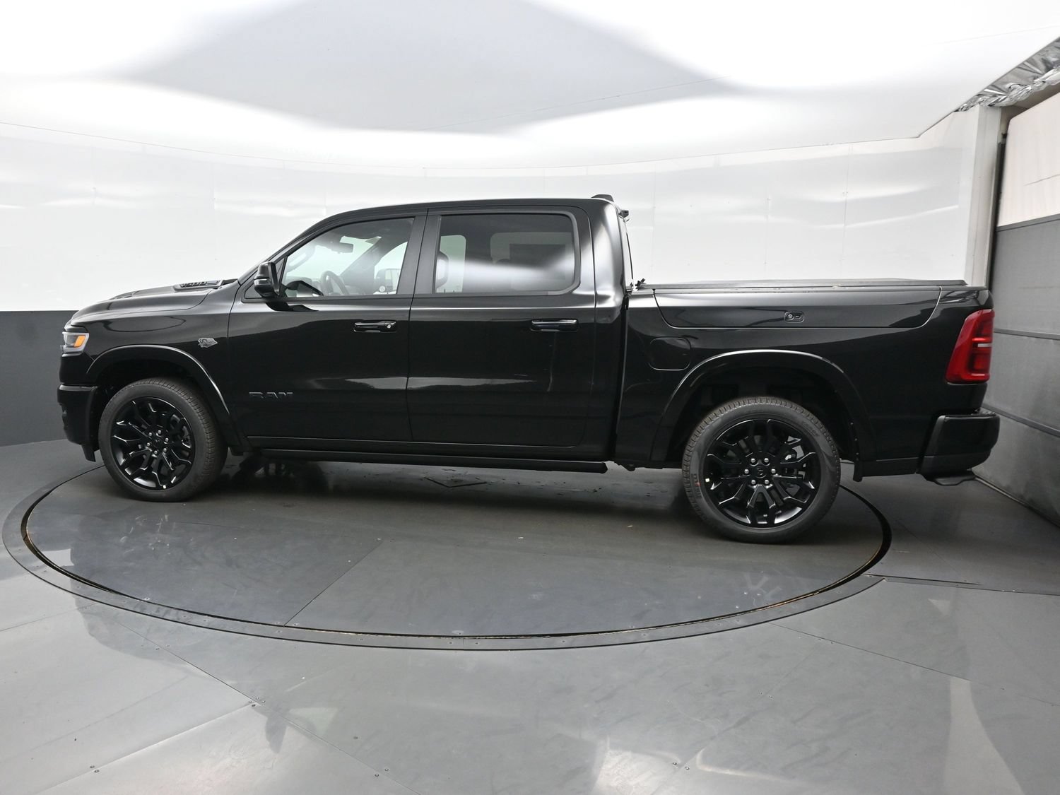 New 2027 RAM 1500 Limited AWD/4WD image 4