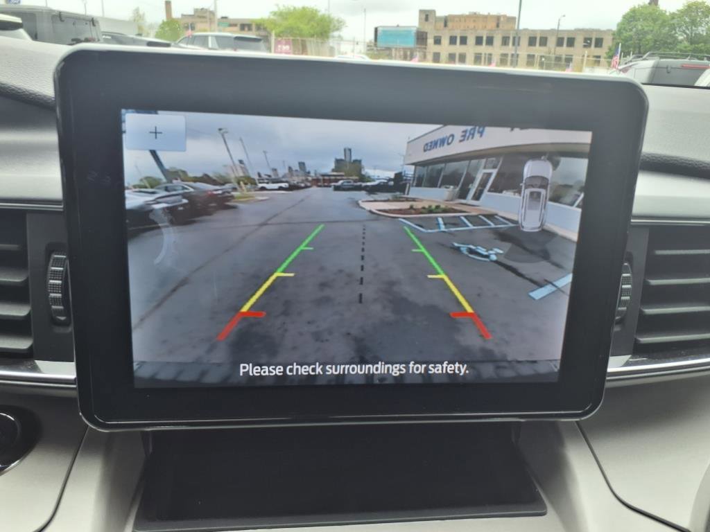 Used 2023 Ford Explorer XLT w/ Equipment Group 202A image 18