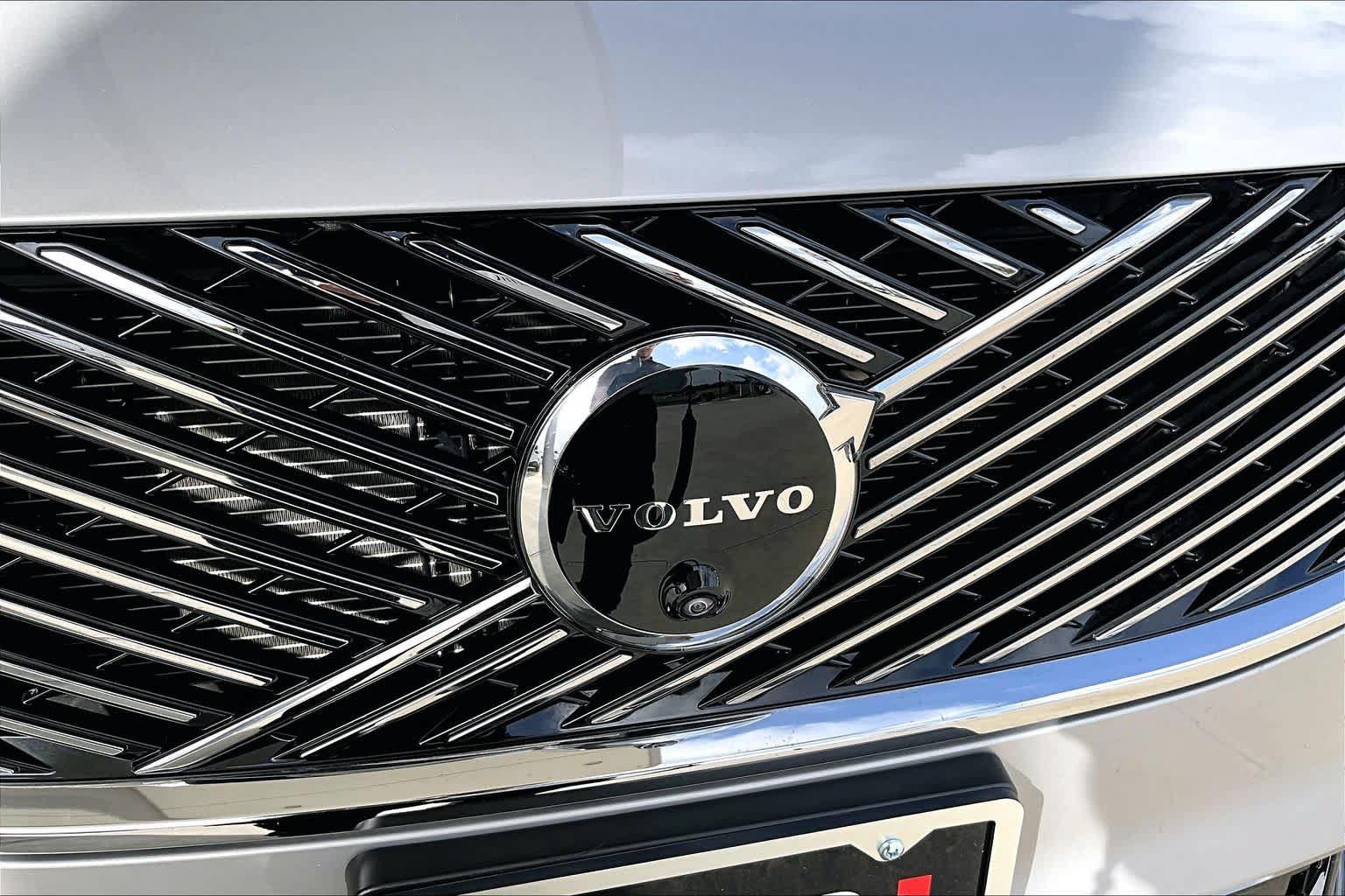 Used 2025 Volvo XC90 B5 Plus AWD/4WD image 10