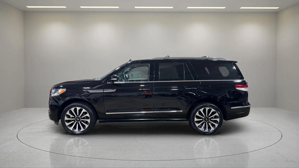 Certified 2023 Lincoln Navigator Reserve AWD/4WD image 18
