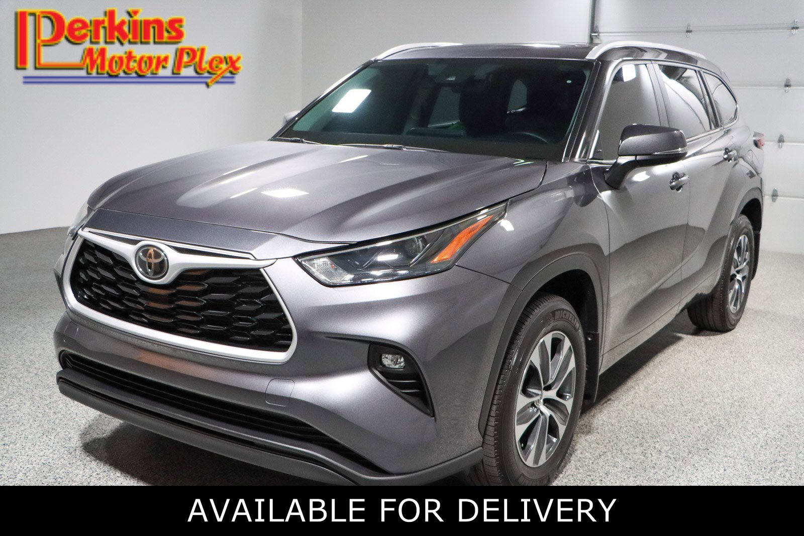 Used 2024 Toyota Highlander XLE video 1