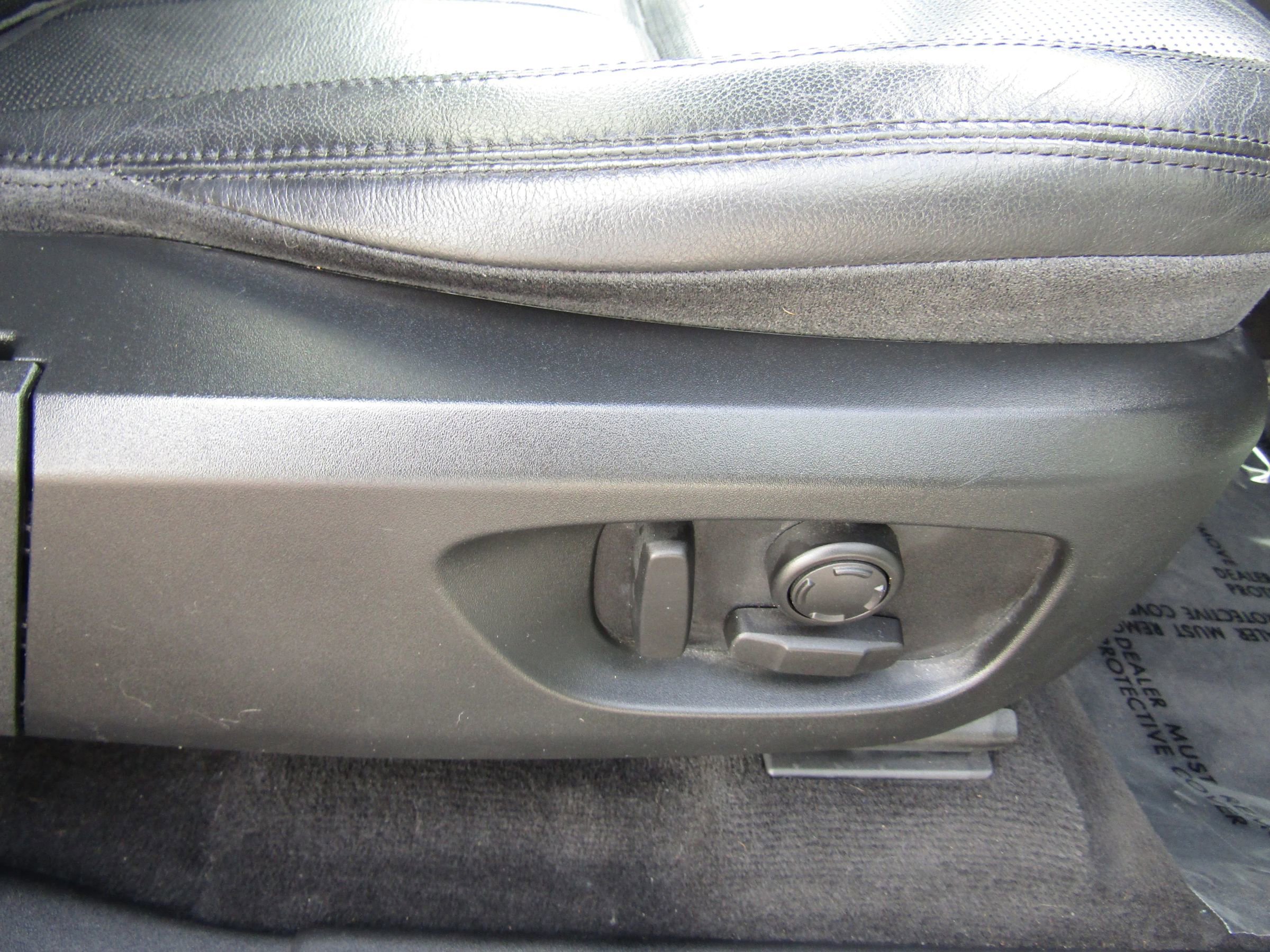 Used 2019 Land Rover Discovery Sport HSE image 19