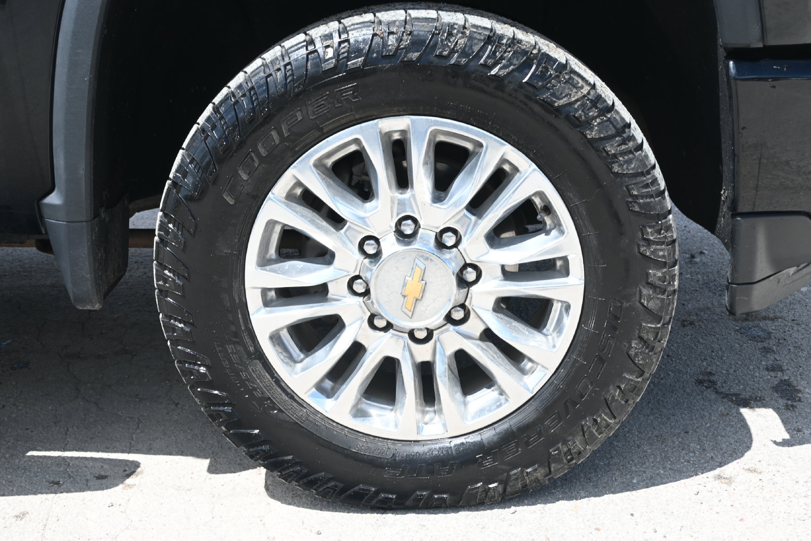 Used 2022 Chevrolet Silverado 2500 High Country w/ Technology Package AWD/4WD image 7