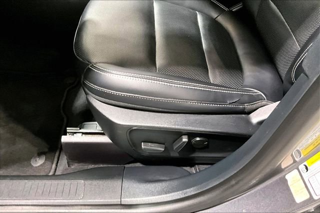 Used 2021 Ford Escape Titanium image 19