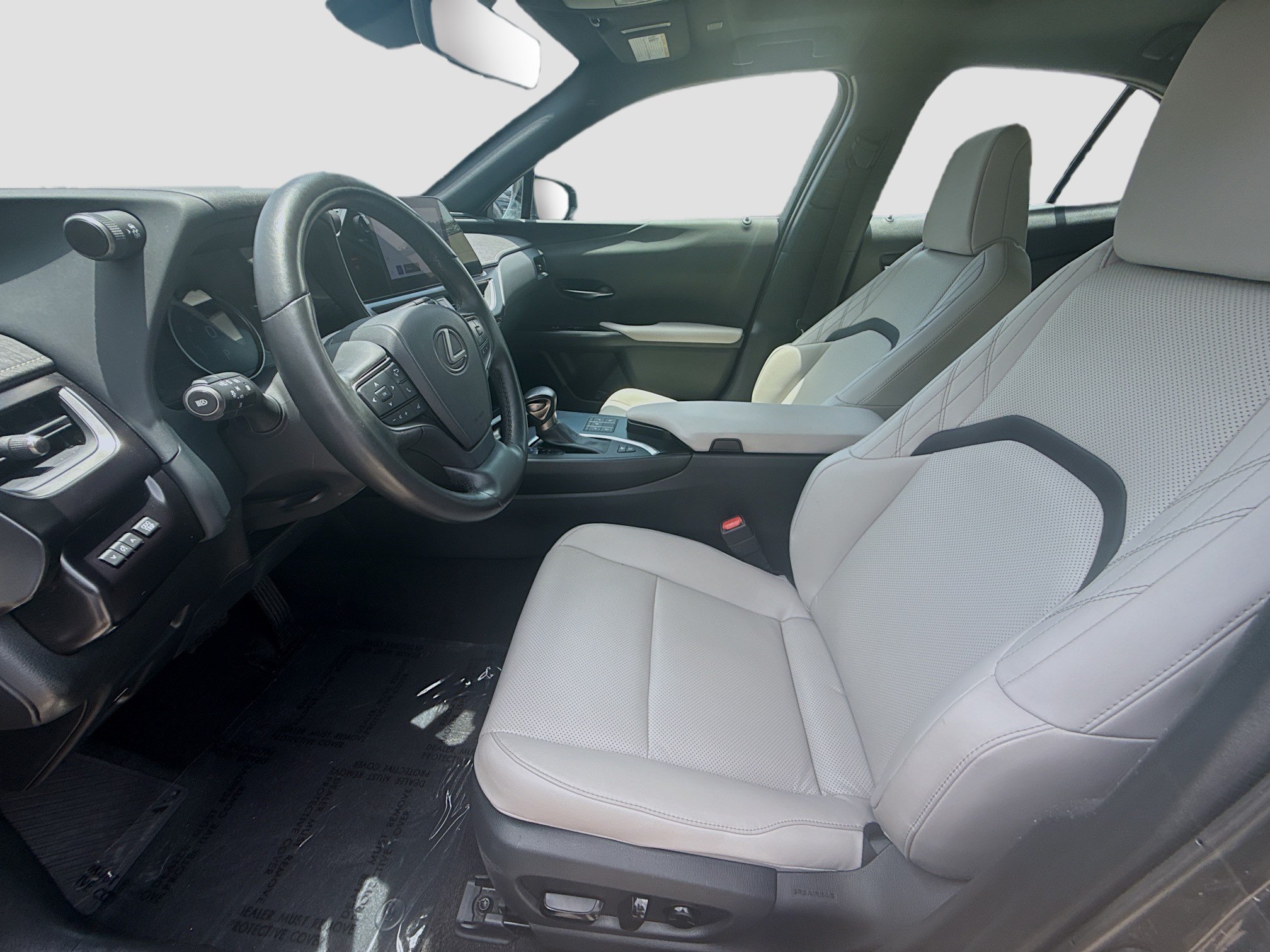 Used 2023 Lexus UX 250h FWD w/ Accessory Package (Z1) image 18