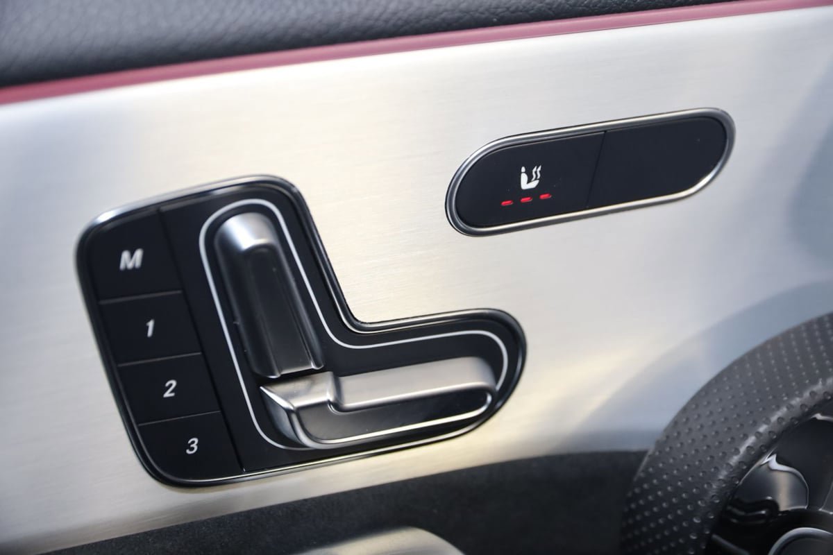 Used 2025 Mercedes-Benz CLA 250 4MATIC image 8