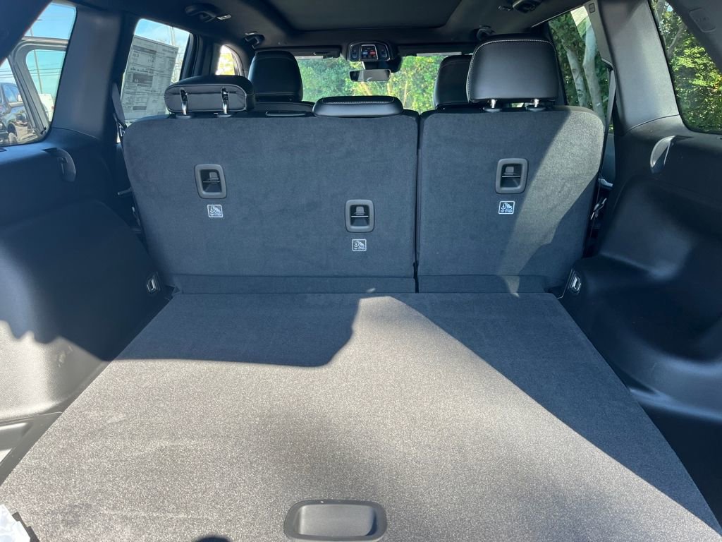 New 2025 Jeep Grand Cherokee Limited w/ Trailer Tow Package image 24