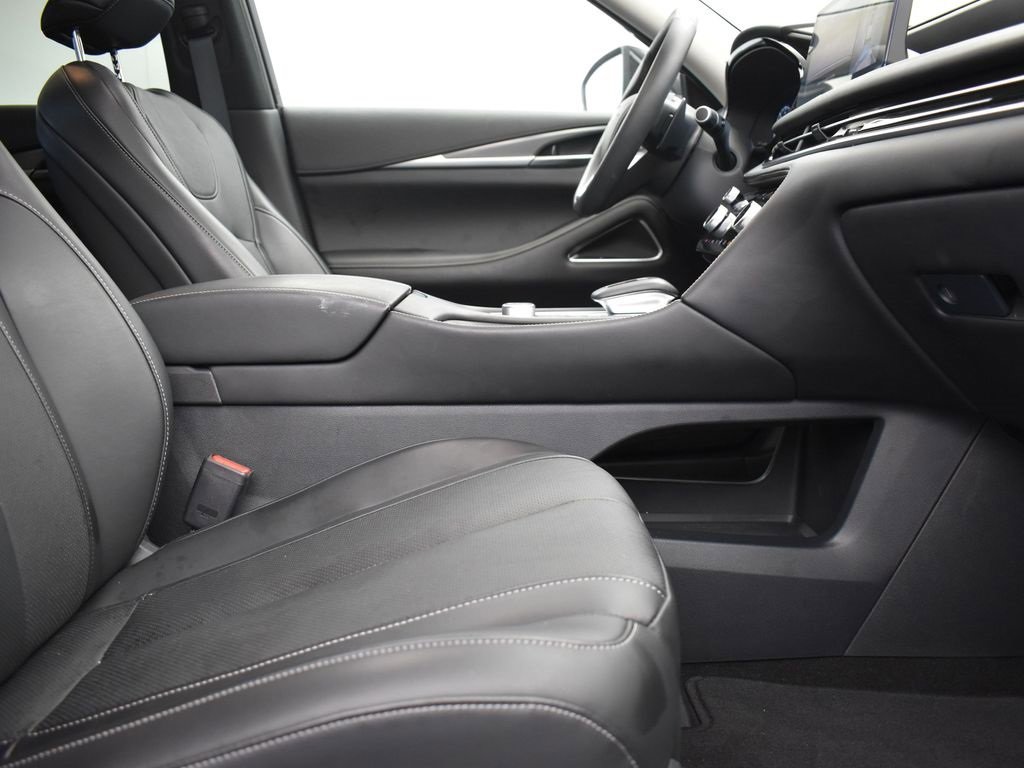 Certified 2025 INFINITI QX60 Luxe image 28