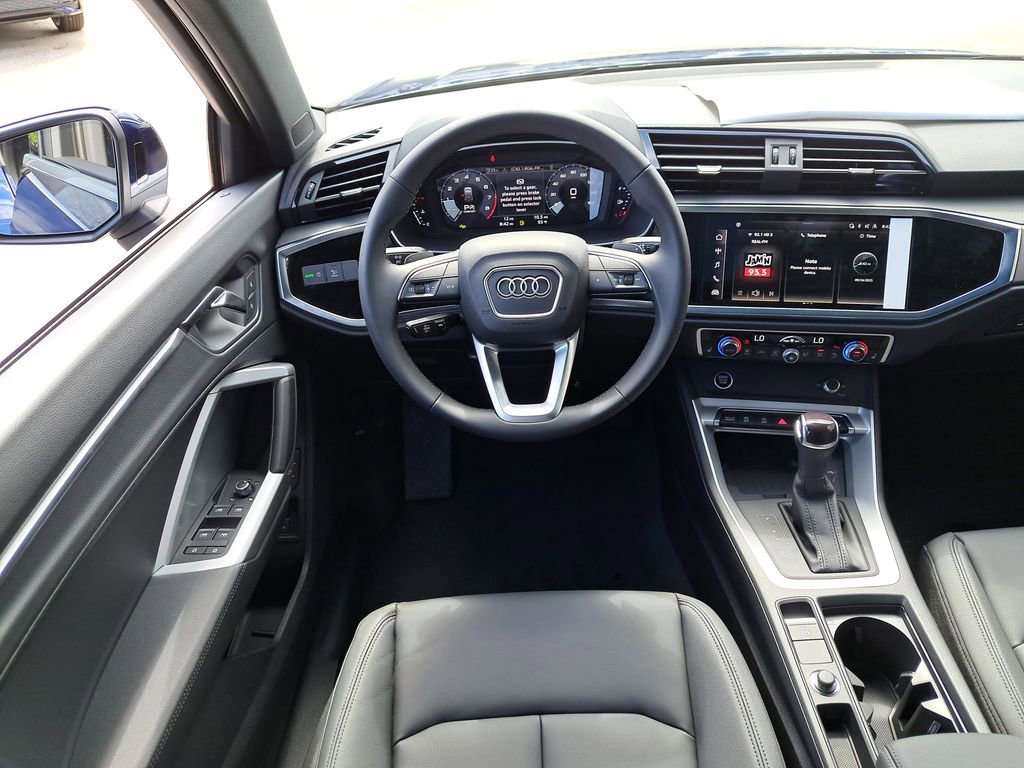 New 2025 Audi Q3 2.0T Premium image 23