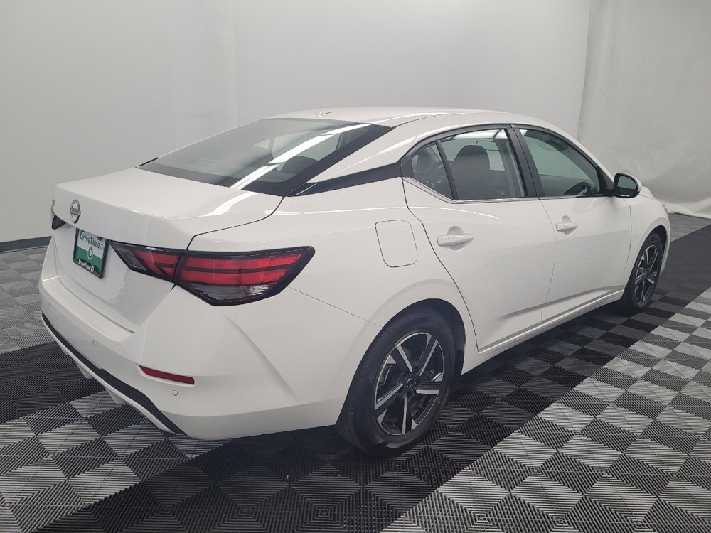 Used 2025 Nissan Sentra SV FWD image 9