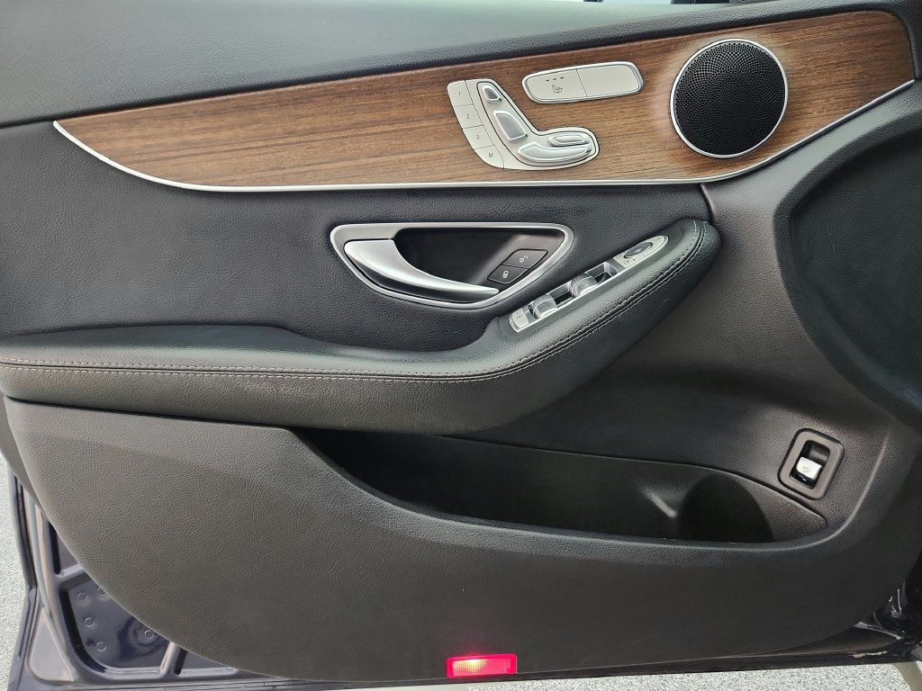 Used 2019 Mercedes-Benz C 300 4MATIC Sedan image 24