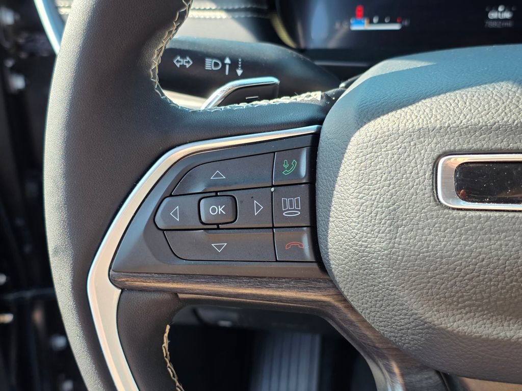 Used 2025 Jeep Grand Cherokee L Limited AWD/4WD image 17