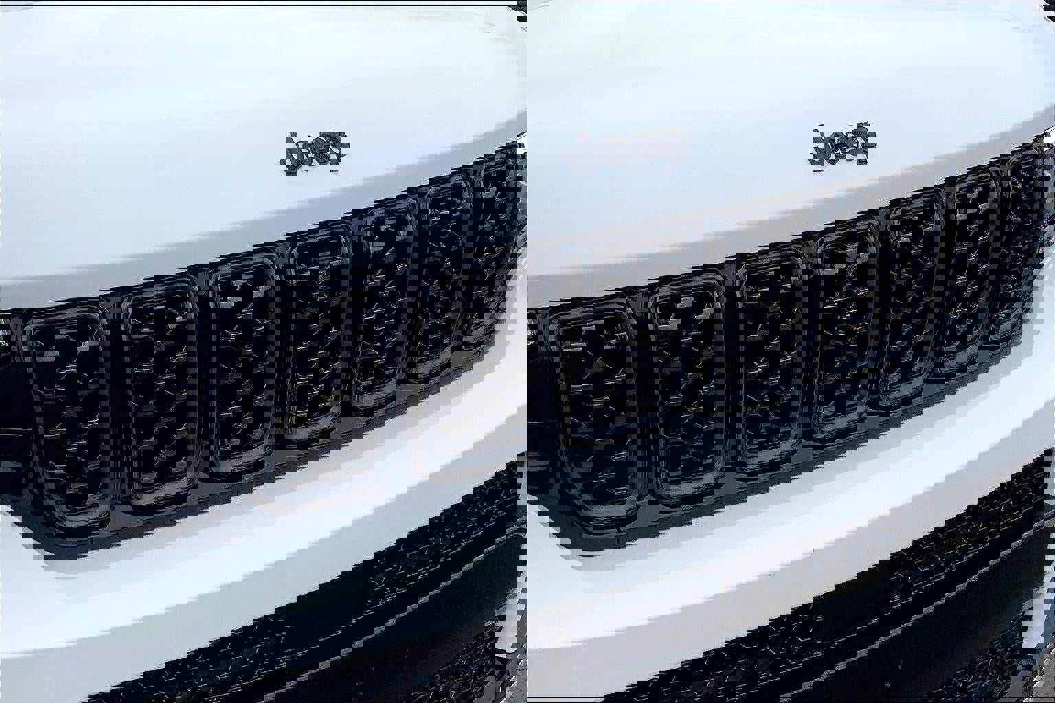 Used 2025 Jeep Grand Cherokee L Summit w/ Obsidian Package AWD/4WD image 30