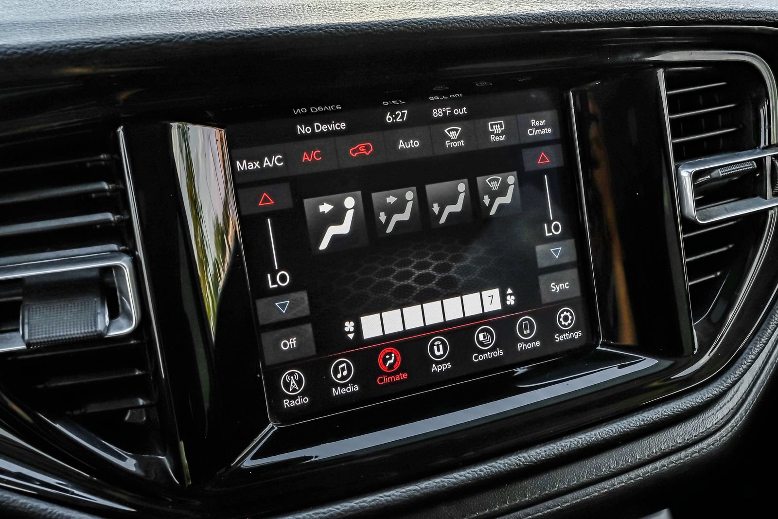 Used 2021 Dodge Durango SXT w/ 3rd Row Seating Group RWD image 26