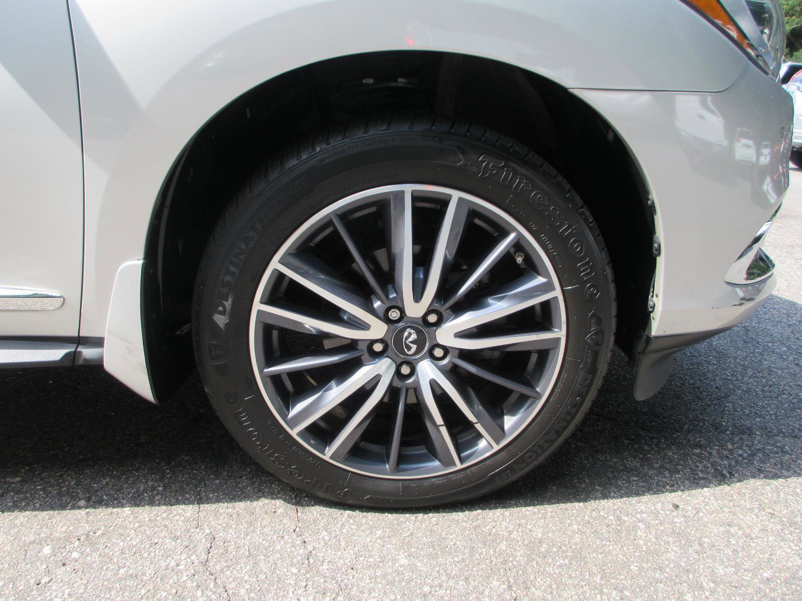 Used 2017 INFINITI QX60 Luxe w/ Deluxe Technology Package AWD/4WD image 25
