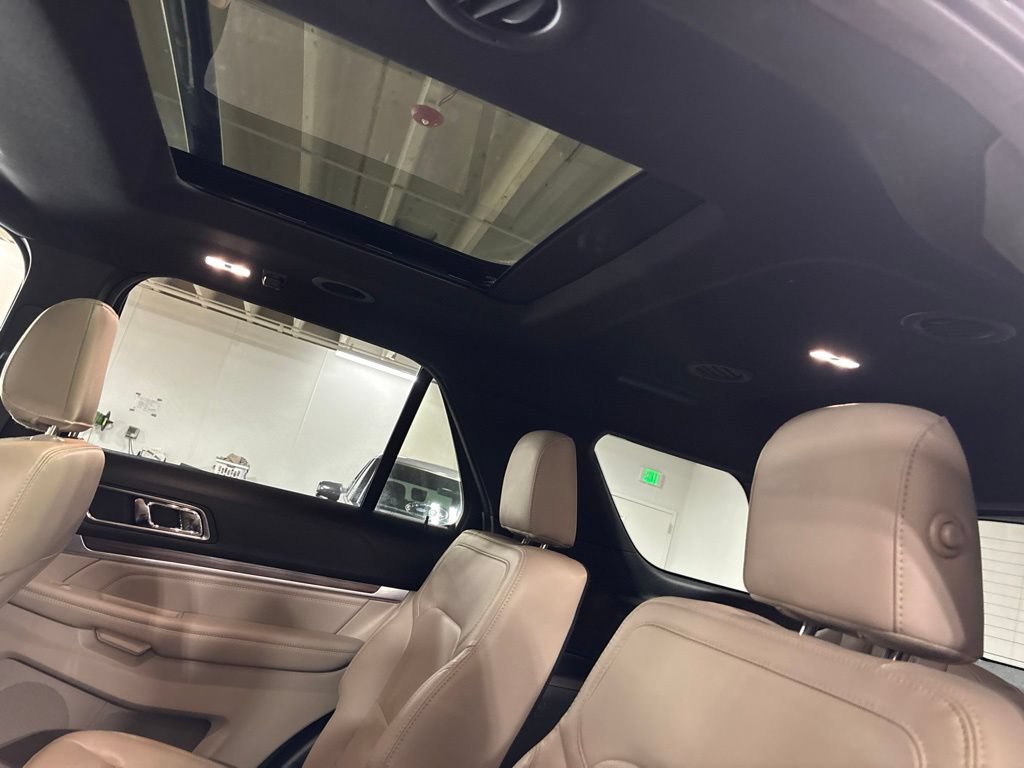 Used 2019 Ford Explorer Limited w/ Ford Safe & Smart Package AWD/4WD image 29