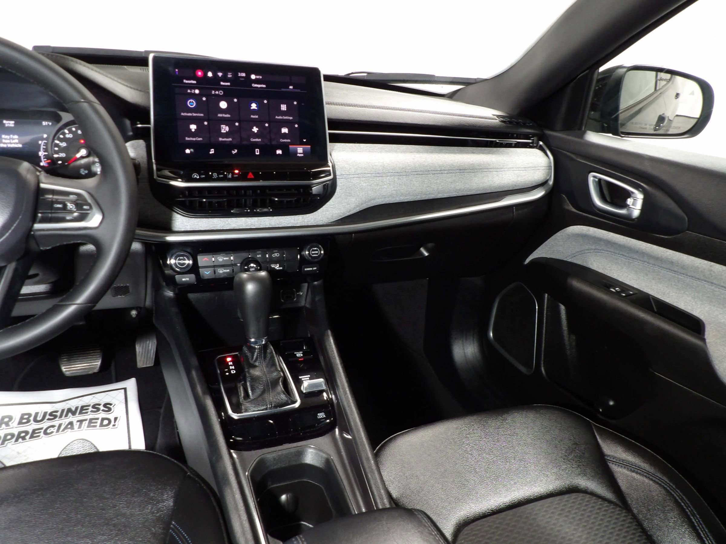 Used 2024 Jeep Compass Latitude AWD/4WD image 13