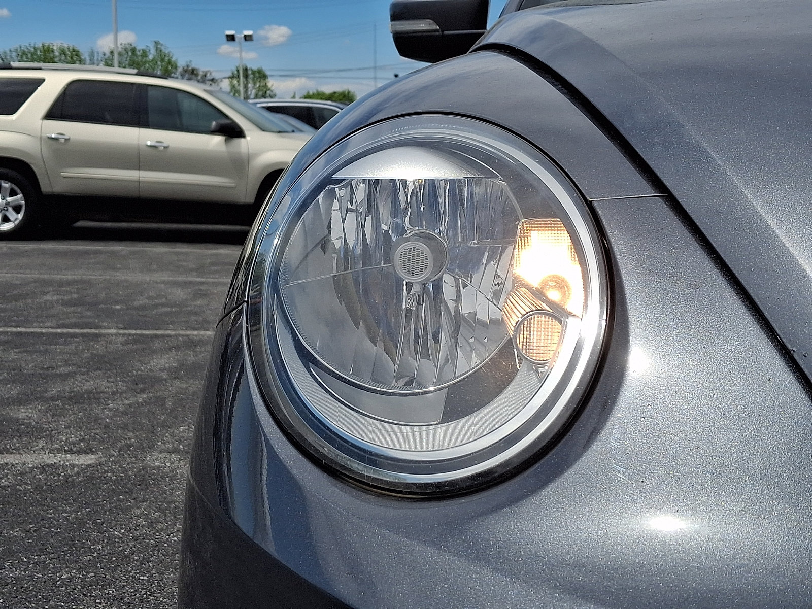 Used 2014 Volkswagen Beetle TDI FWD image 9
