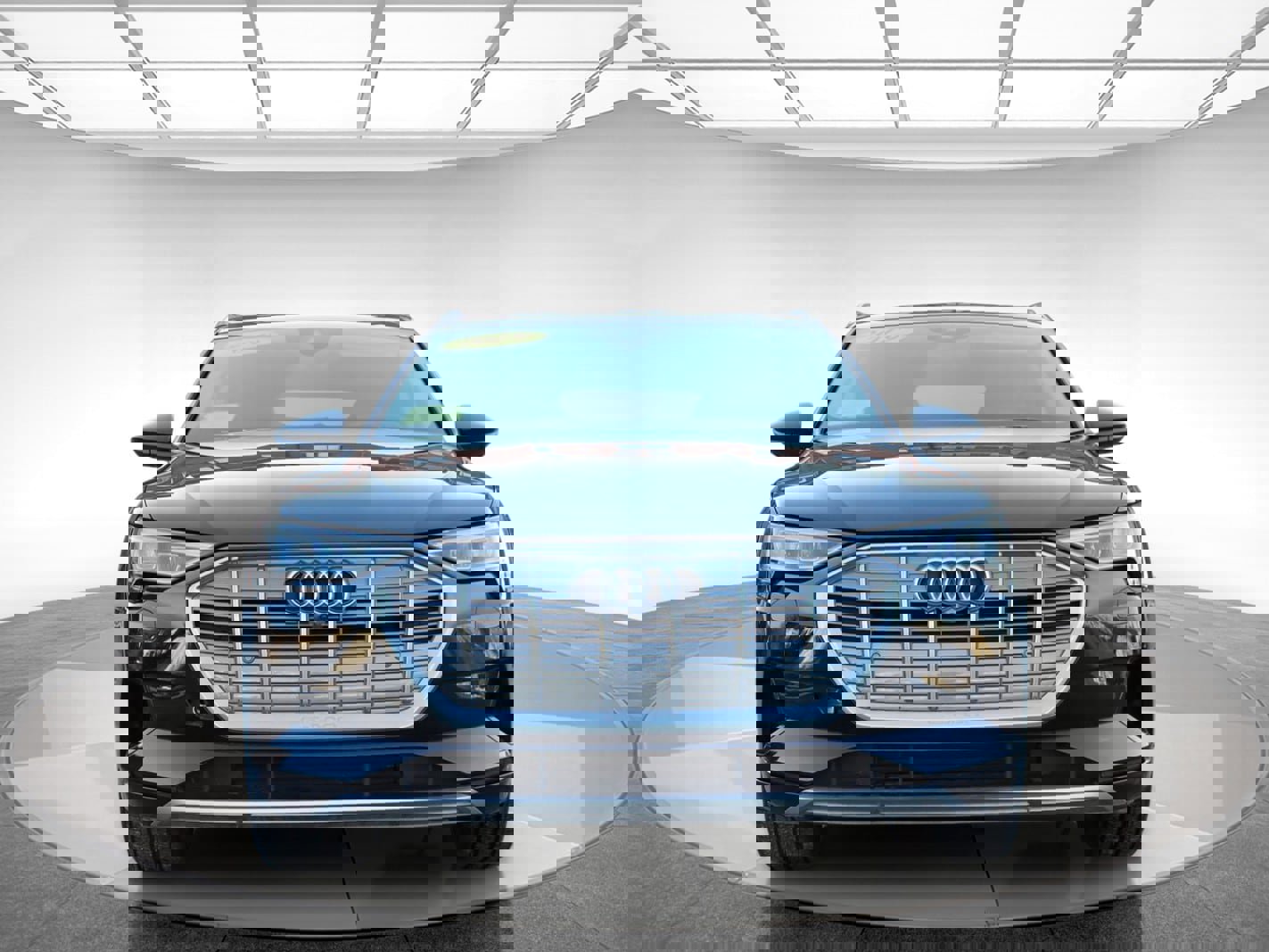 Used 2019 Audi e-tron Prestige w/ Prestige Package image 2