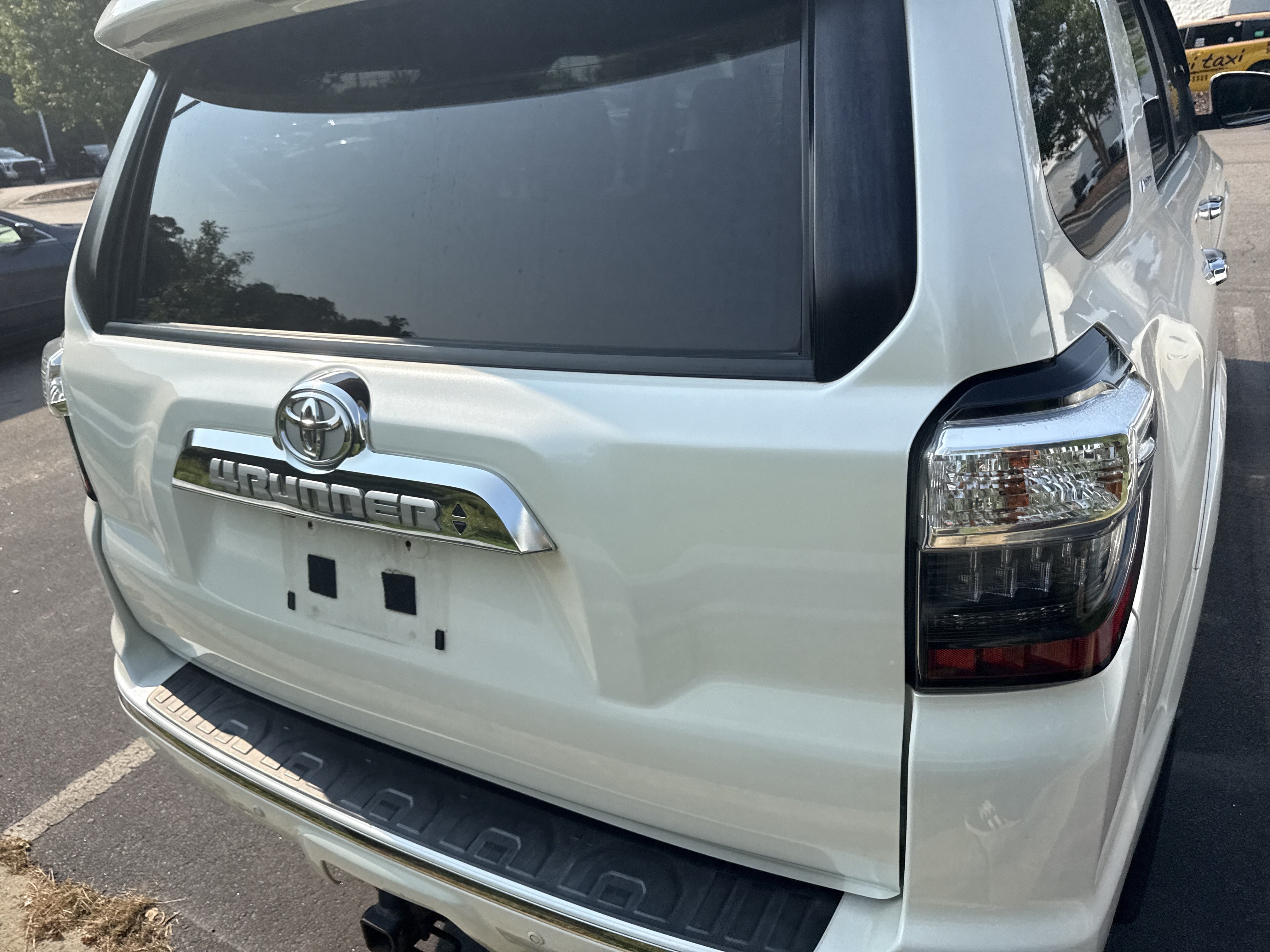 Used 2017 Toyota 4Runner Limited AWD/4WD image 8