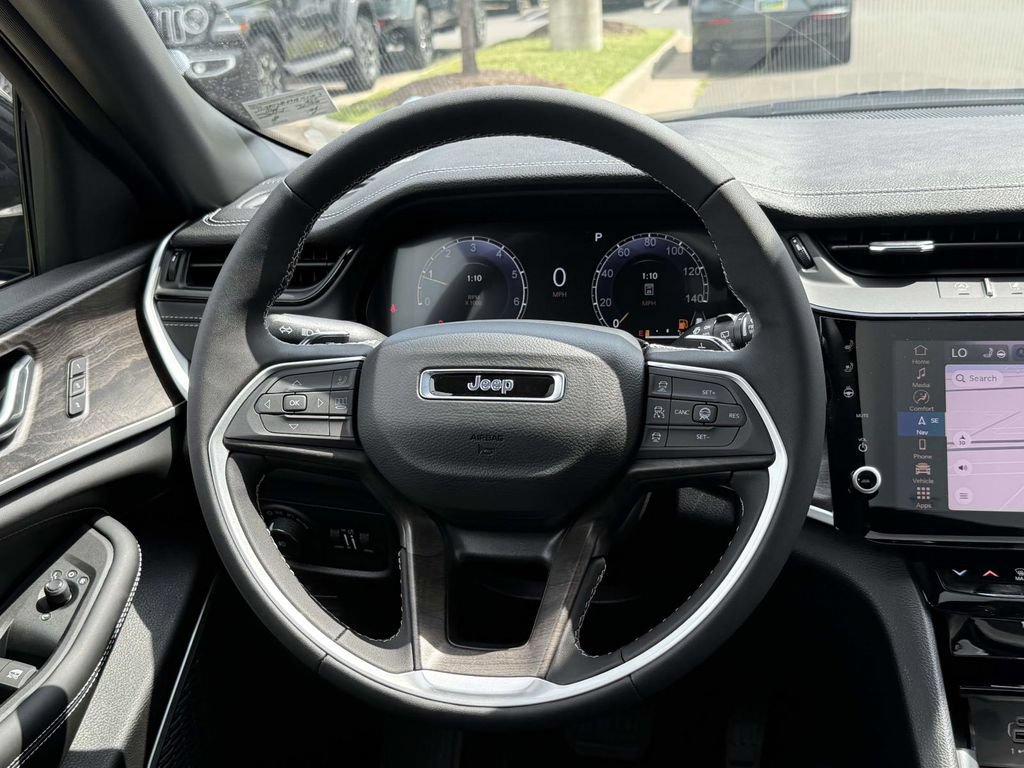 New 2027 Jeep Grand Cherokee Limited AWD/4WD image 19