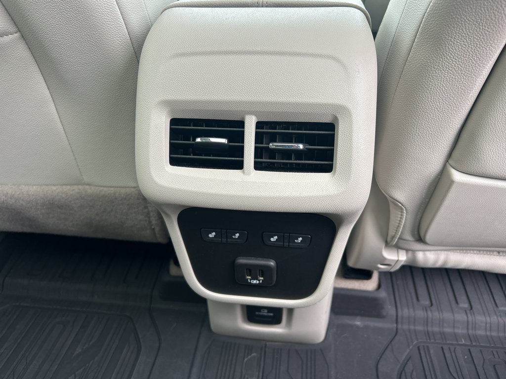 Used 2022 GMC Terrain Denali w/ Denali Premium Package image 14