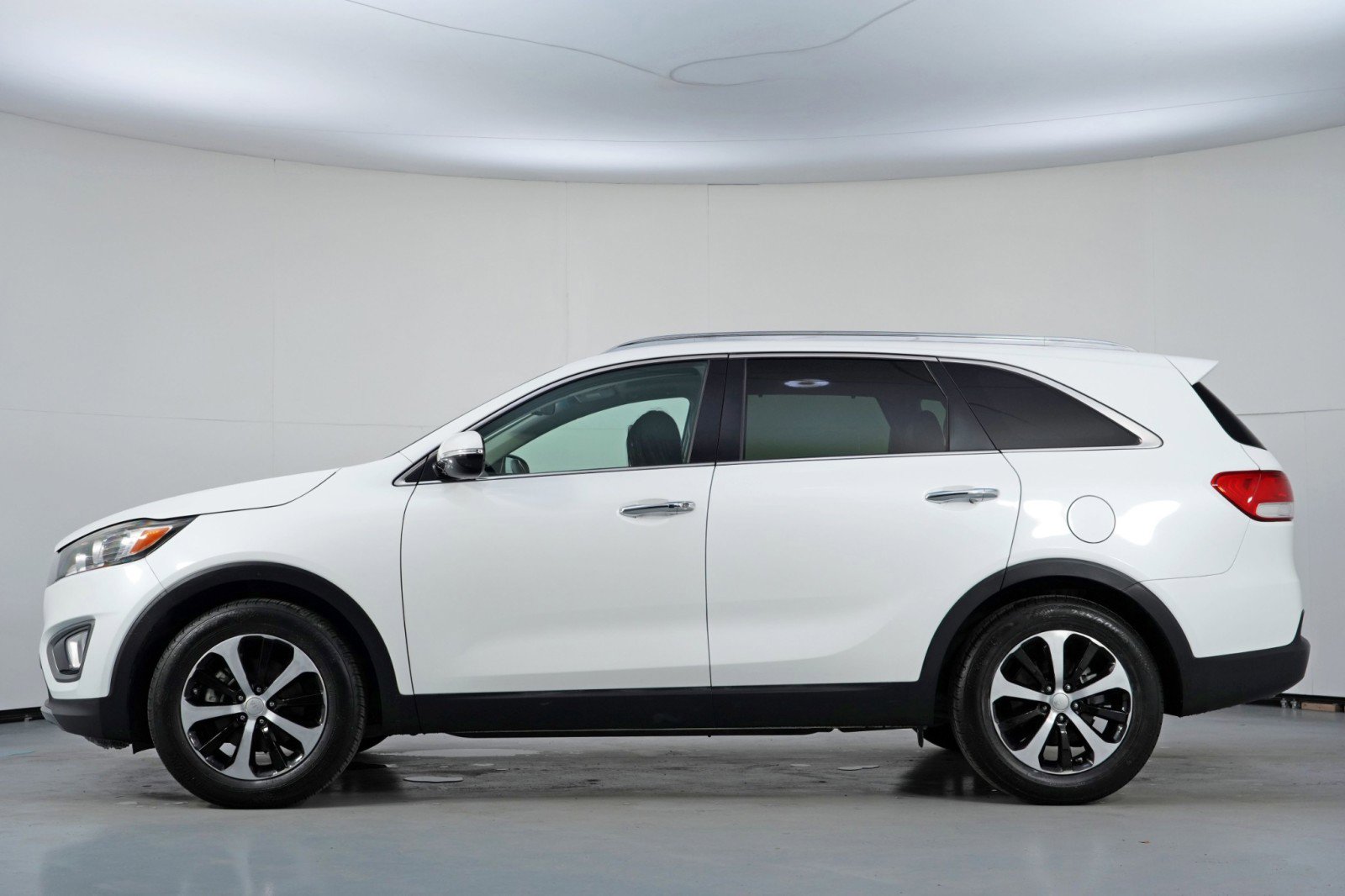 Used 2017 Kia Sorento EX w/ EX Advanced Touring Package image 8