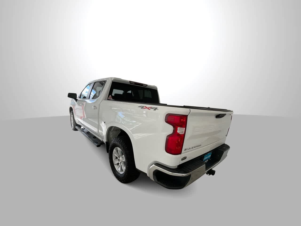 Used 2022 Chevrolet Silverado 1500 LT w/ Convenience Package II AWD/4WD image 6