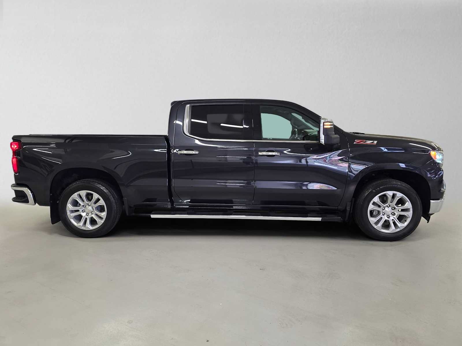 Used 2024 Chevrolet Silverado 1500 LTZ AWD/4WD image 6
