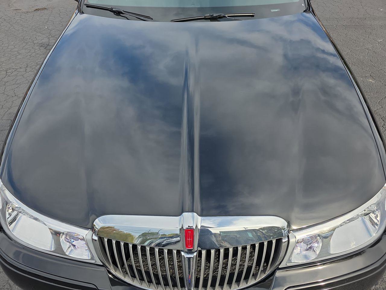 Used 1999 Lincoln Town Car Signature RWD image 29