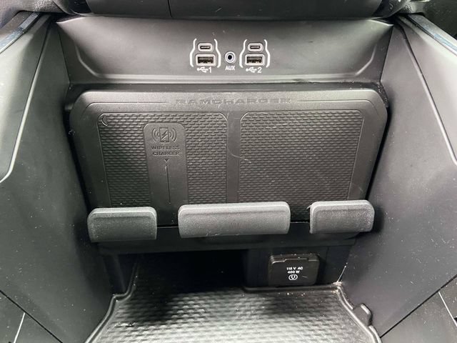 Used 2025 RAM 1500 Laramie w/ Sport Appearance Package AWD/4WD image 15