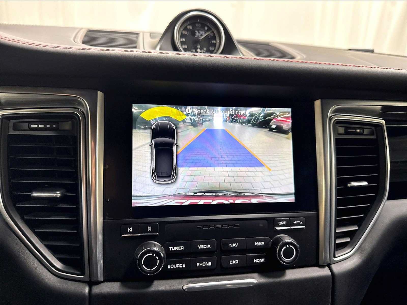 Used 2017 Porsche Macan GTS AWD/4WD image 20