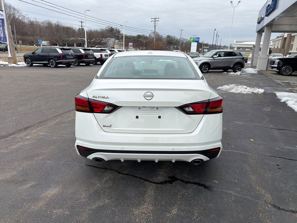 Used 2025 Nissan Altima 2.5 SV w/ SV Premium Package image 6