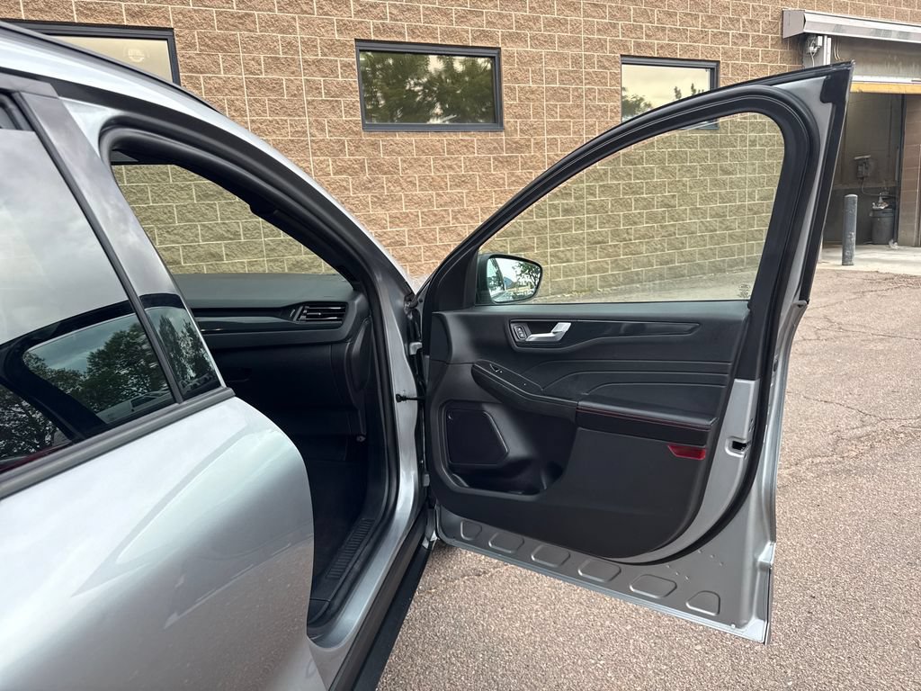 Certified 2024 Ford Escape ST-Line AWD/4WD image 28