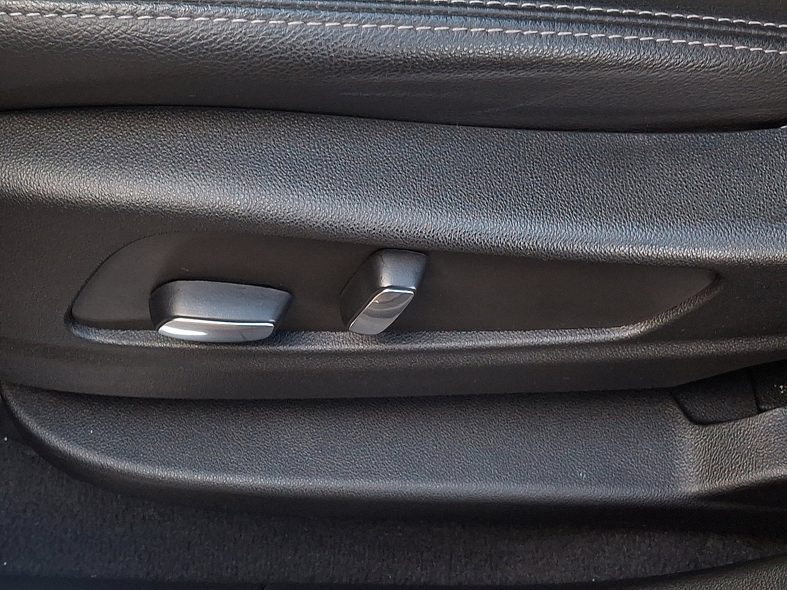 Certified 2022 Cadillac XT5 Luxury image 17