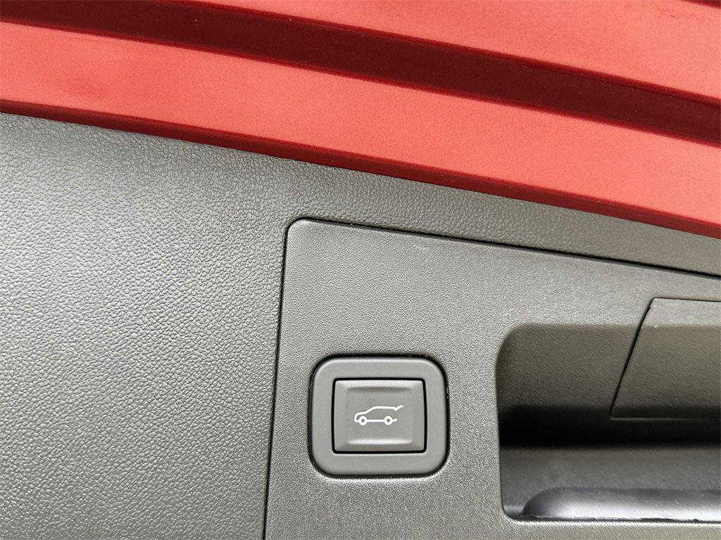 New 2025 Cadillac XT5 Luxury image 30