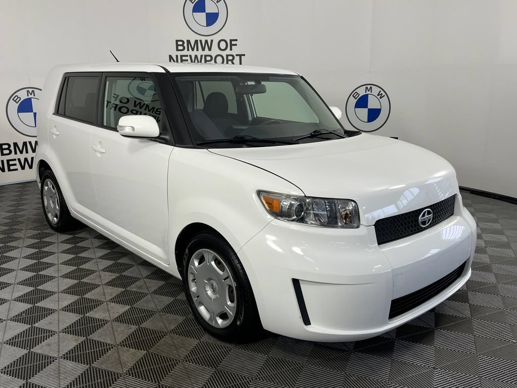 Used 2010 Scion xB FWD image 1
