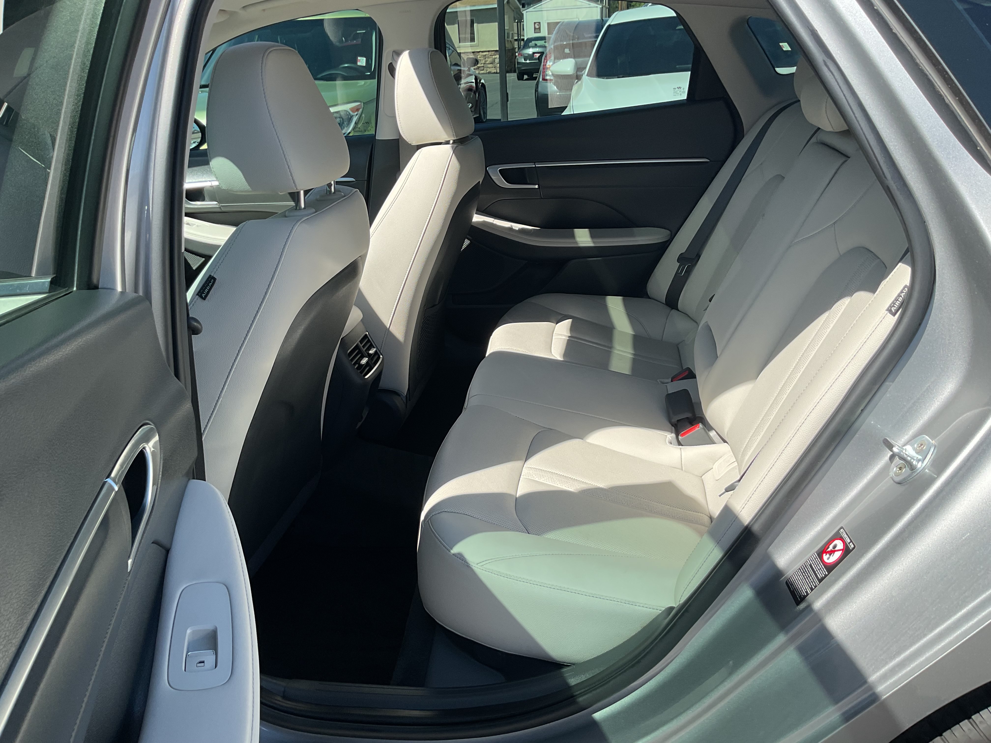Used 2022 Hyundai Sonata Limited w/ Cargo Package FWD image 13